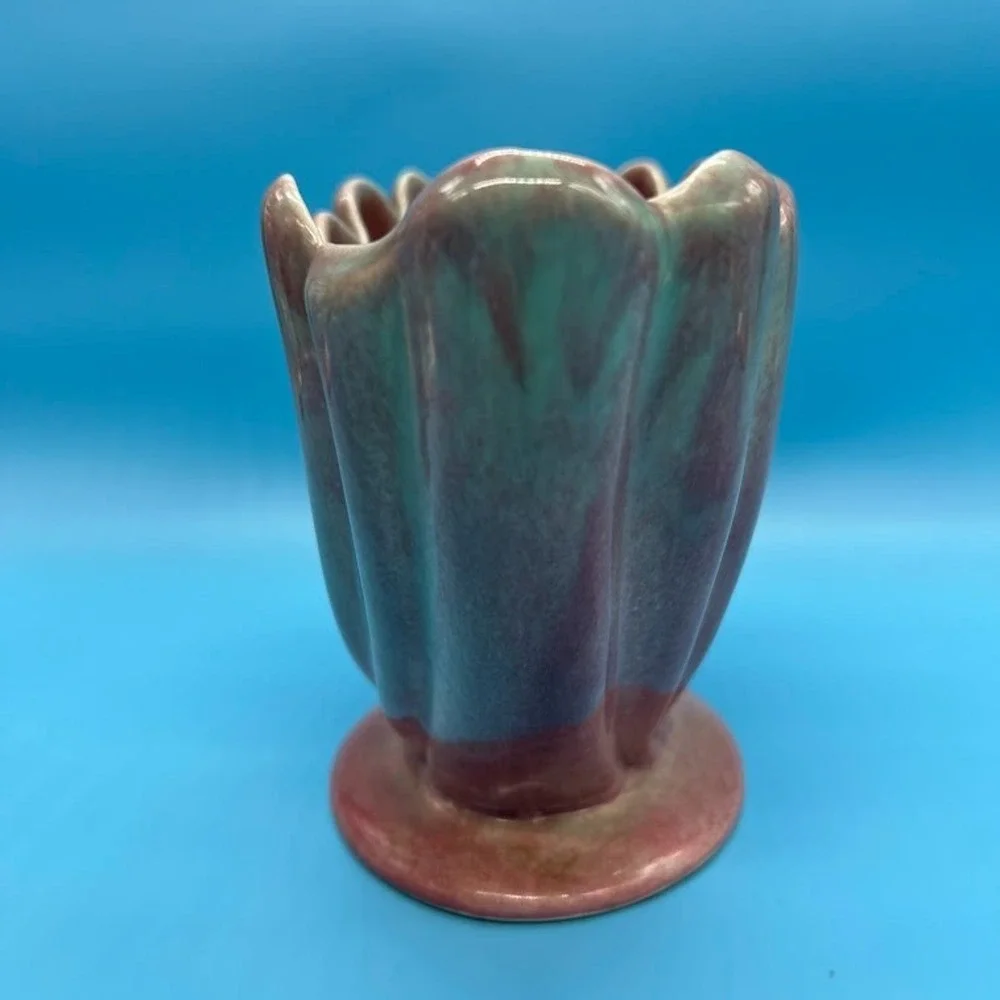 Vintage MCM West Coast‎ Pottery California Mauve Pink Green Scalloped Lotus Vase
